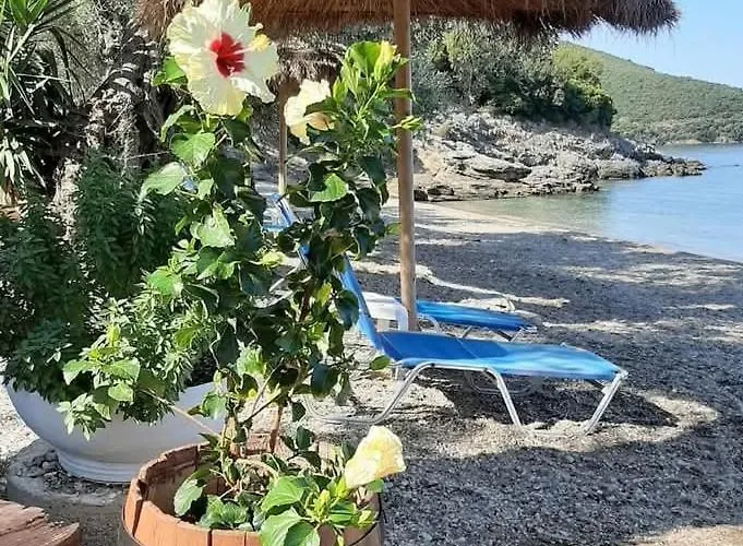 Marathias Miss Asimenia Campsite