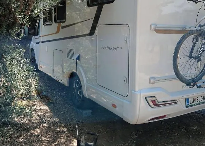 Marathias Miss Asimenia Campsite Milina