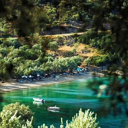 Marathias Miss Asimenia Кемпинг *