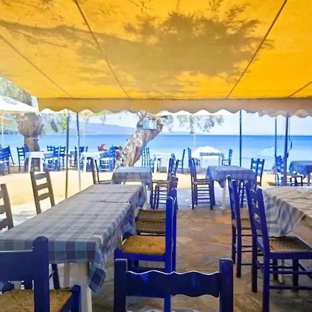 Marathias Miss Asimenia Camping